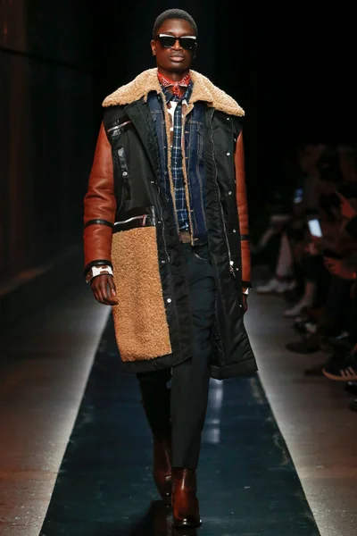 Look 43